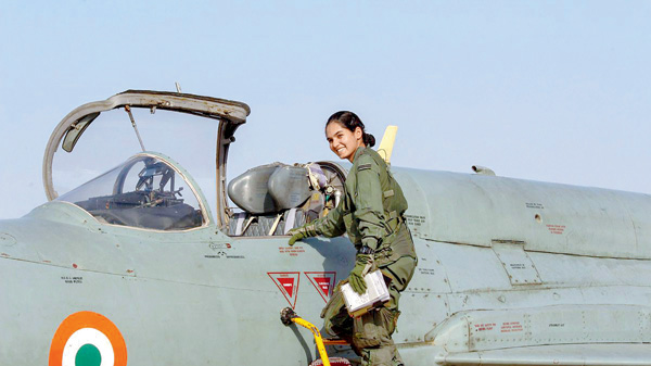 womanpilot.jpg