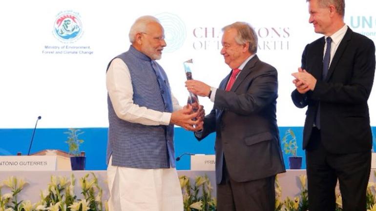 modi_award.jpeg