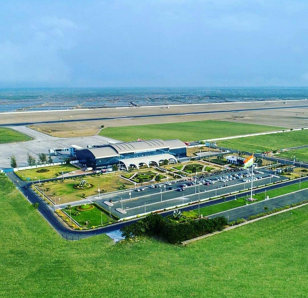 surat_airport.jpg