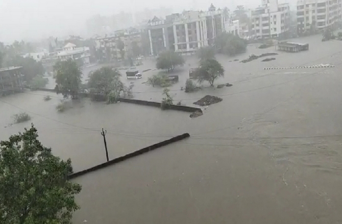 valsad-rain-2.jpg