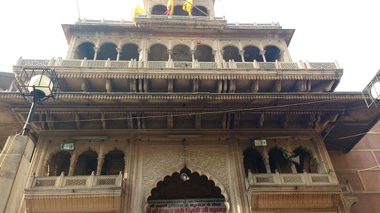 banke-bihari-temple.jpg